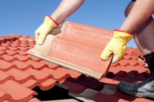 Roof-Gutter-Installation-Replacement-Maintenance-Repairs-2.jpg
